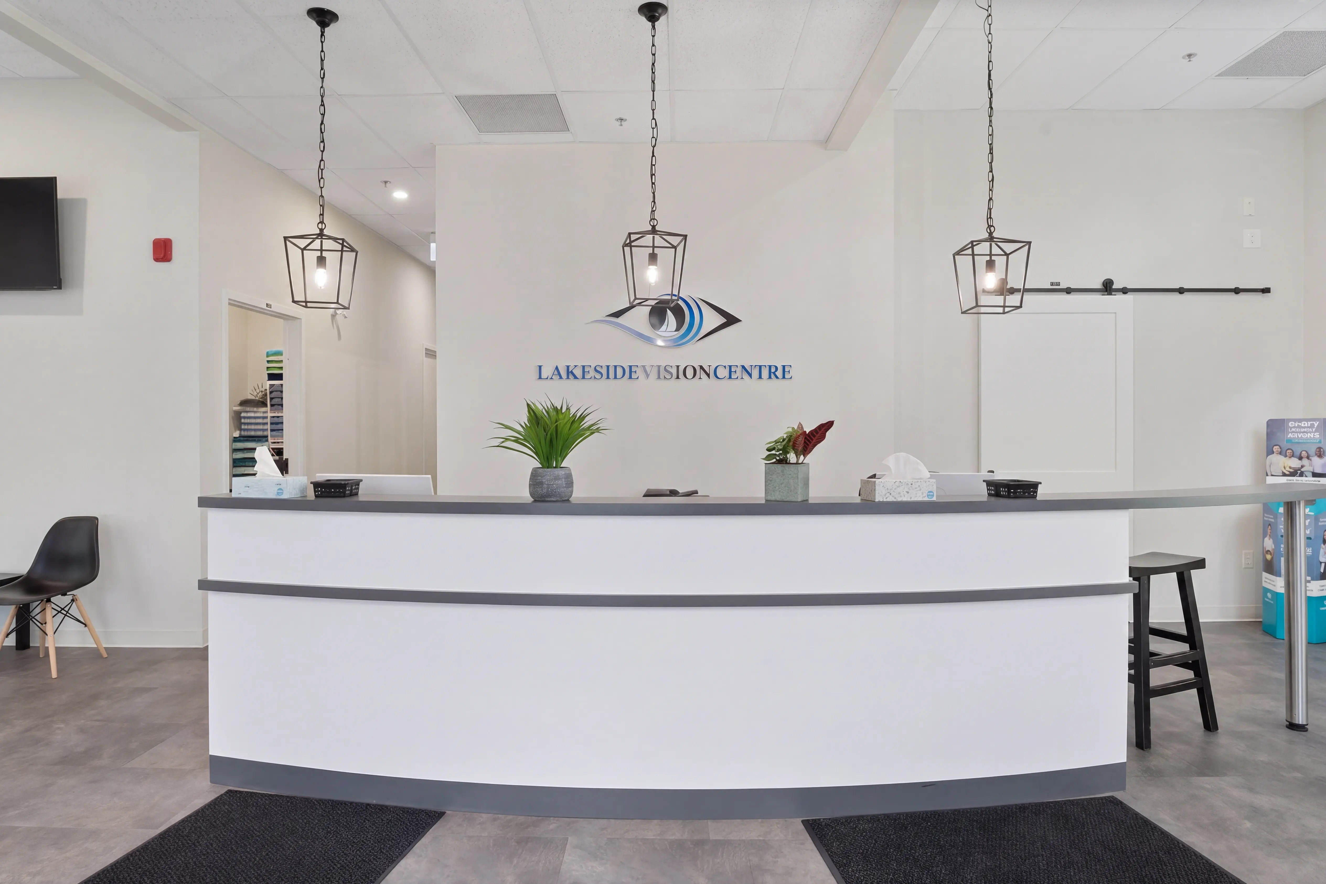 commercial-lakeside-vision-centre-reception